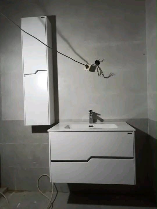 Mueble de baño suspendido instalado